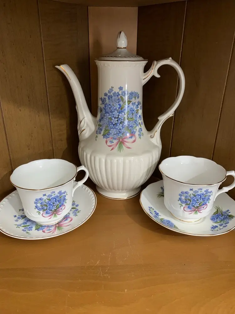 Crown Dorsey Porcelain Forget-me-not Teapot Set