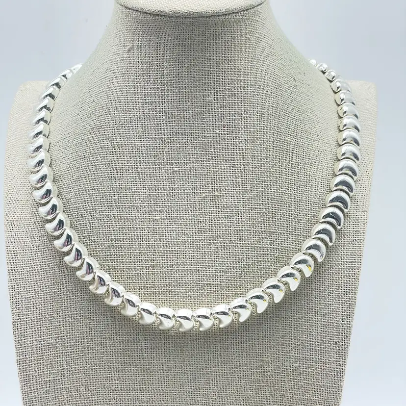 Vintage Silver Tone Domed Heart Link Collar Necklace Chunky Statement Jewelry 18582L