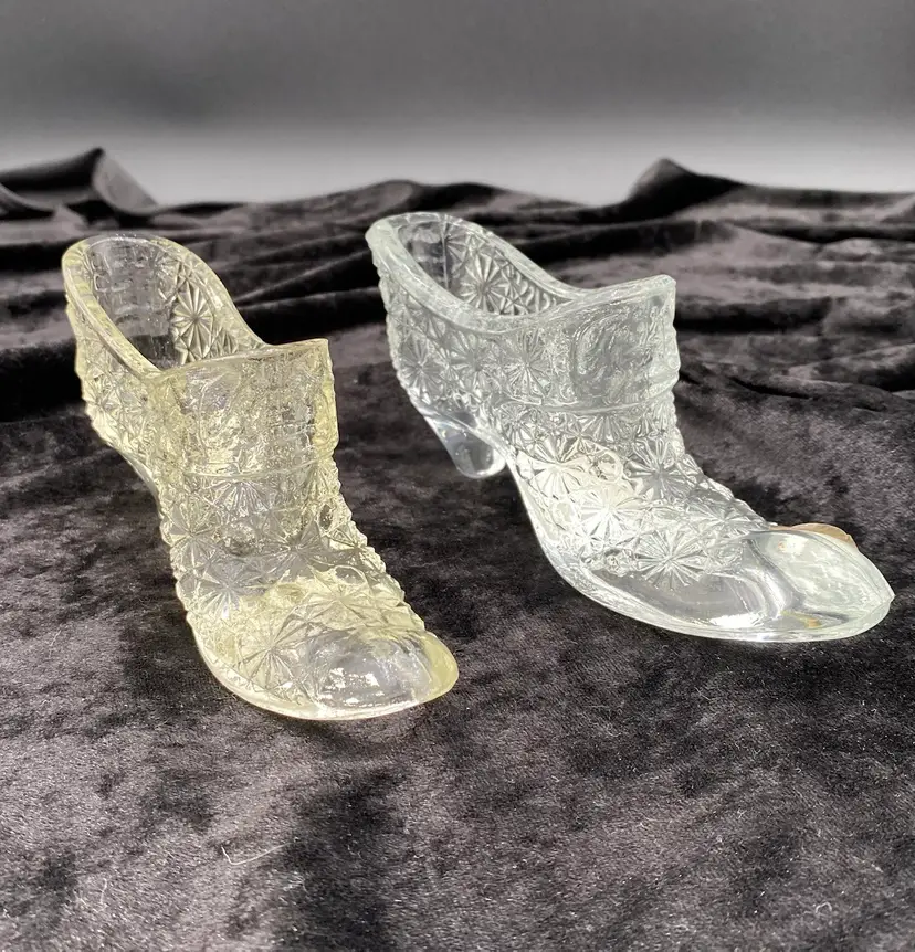Pair - Vintage LE Smith Glass Daisy & Button Slippers, Large & Medium, w/Sticker