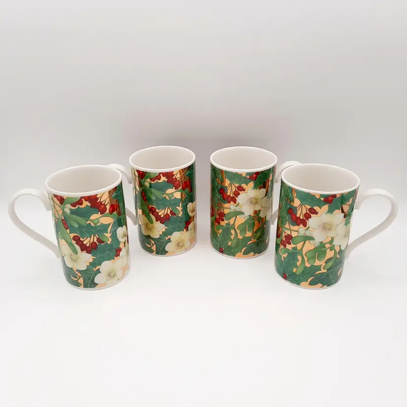Vintage Dunoon Scotland Mugs Set Of 4 Christmas Holly Berries Floral Red Green Golde