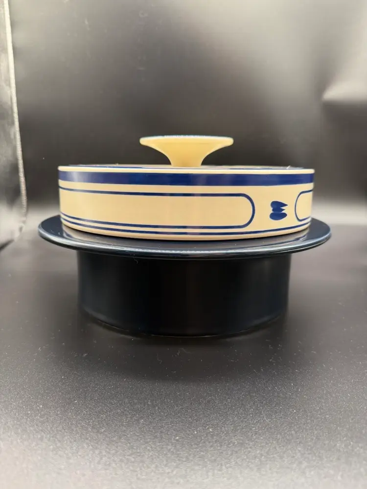 Rosenthal Blue Siena Pattern 2.25 Qt. Casserole With Lid. Excellent