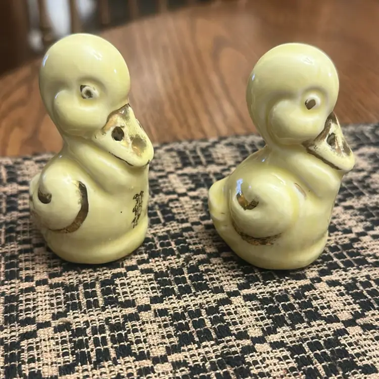 Vintage Ceramic Baby Duck Salt And Pepper Shakers