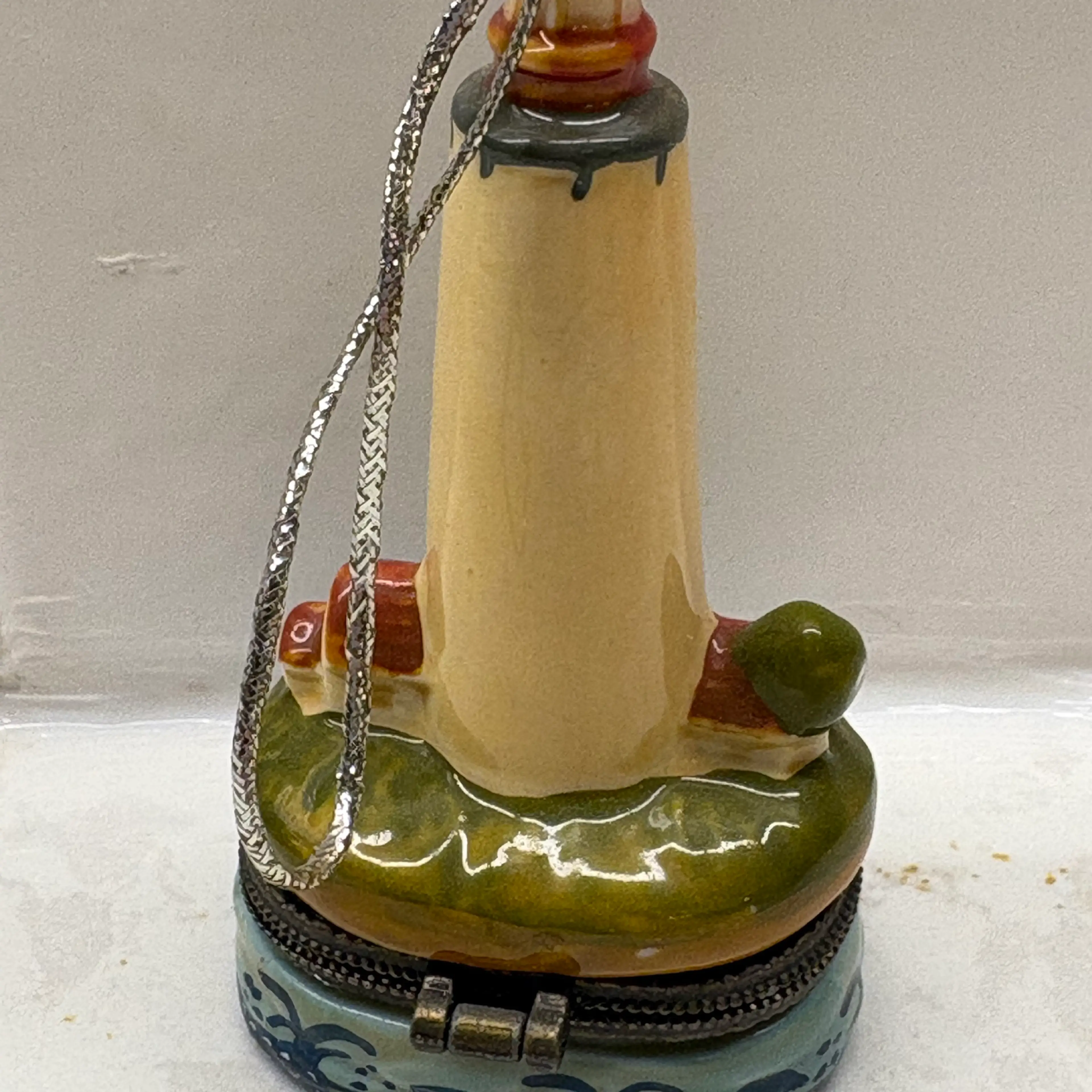 Image 3 of 4