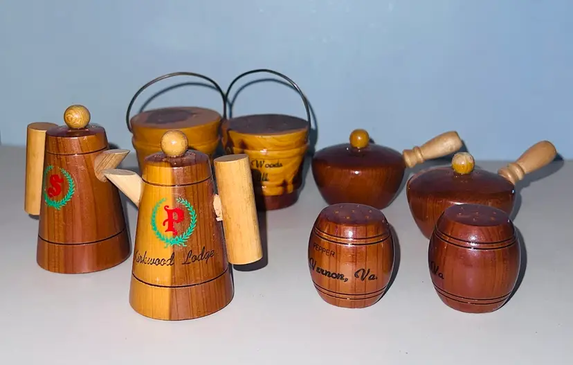 Lot Of 4 Vintage Wooden Souvenir Salt And Pepper Shakers Kitchen Related