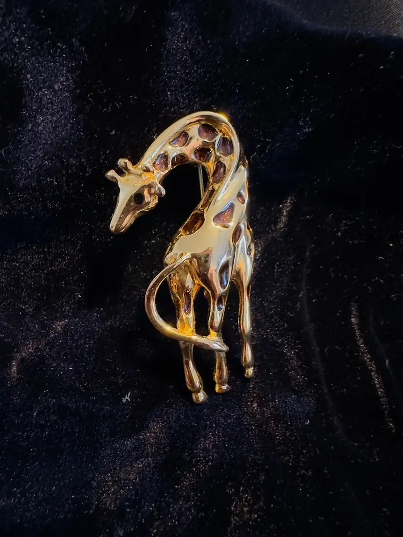 #12 Vintage Giraffe Animal Brooch Lapel Pin Brown Enamel Gold Tone Giraffe Fashion Jewelry