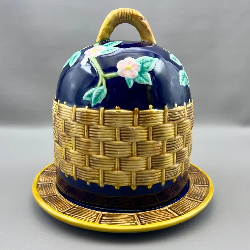 Zrike Basket Weave Rabbit Patch Cheese Dome With Plate Blue Pink Flowers 9"