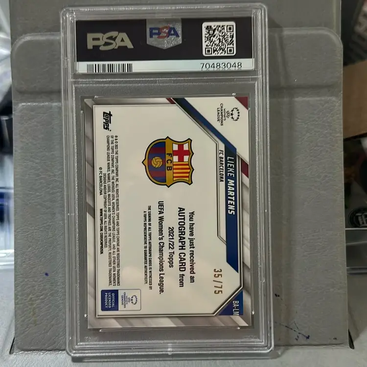 2021-22 Topps Chrome Women’s UCL Lieke Martens Inferno Auto /75 PSA 10