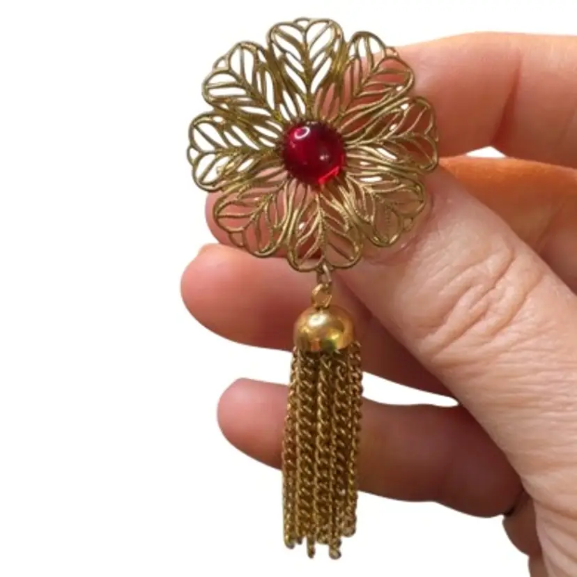 Gold Tone Brooch
