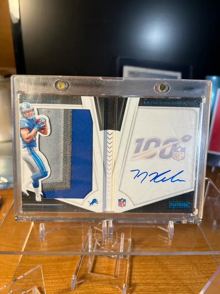 TJ Hockenson /49 2019 panini playbook patch auto booklet Detroit Lions Minnesota Vikings