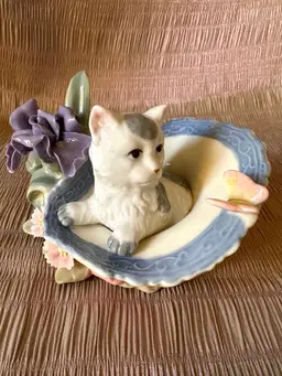 Vintage porcelain Kitty Watching a Butterfly In a Basket Set in Pink purple Flowers 3.5 in No Chips