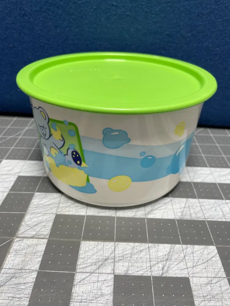 Tupperware Canister Tiwi C 2709A-1