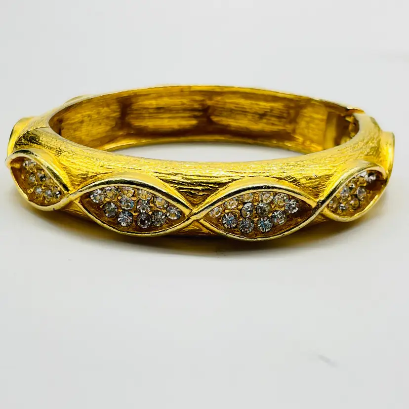 Vintage HATTIE CARNEGIE Gold Tone Rhinestone Wave Hinged Bangle