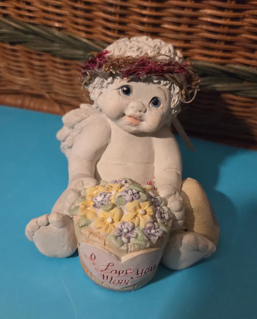 Dreamsicle "I Love You Mom" Chalkware Cherub