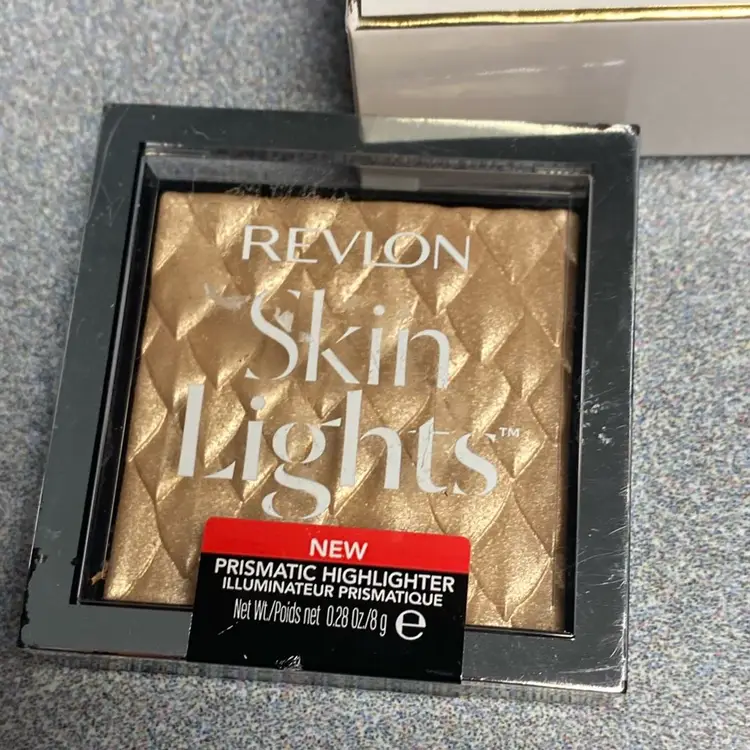 Bronzer And Highlighter