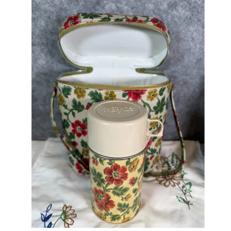 Vintage Floral Thermos + Insulated Lunch Box Set – Retro Red & Yellow Flowers, 60s-70s Picnic Travel Combo