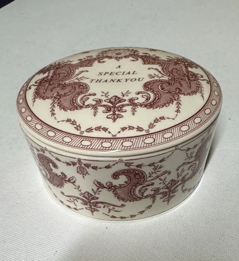 Spode English Bone China Momentos "A Special Thank You" Maroon on Cream Round