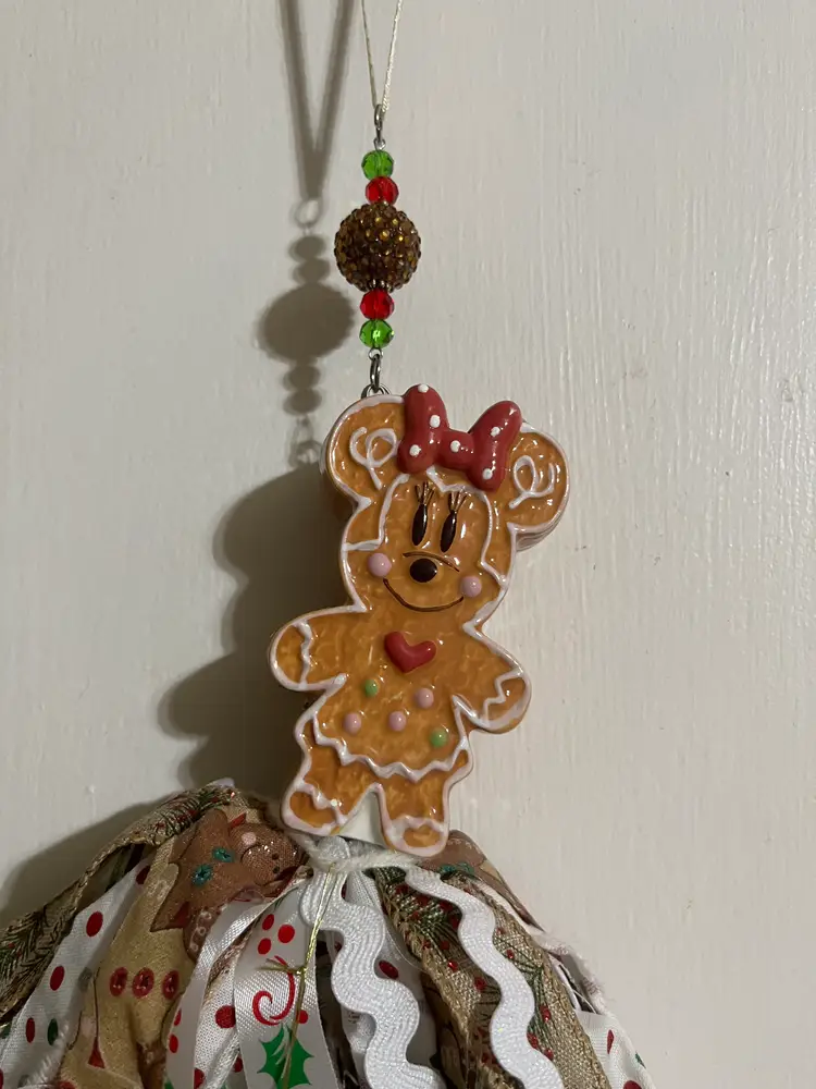 #01 Gingerbread Girl Mouse Shaker Tassel