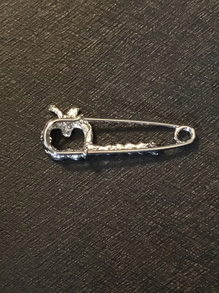 Rhinestone Crystal Apple Stock Tie Ratcatcher Pin Horse Show Fox Hunting Eventing Dressage