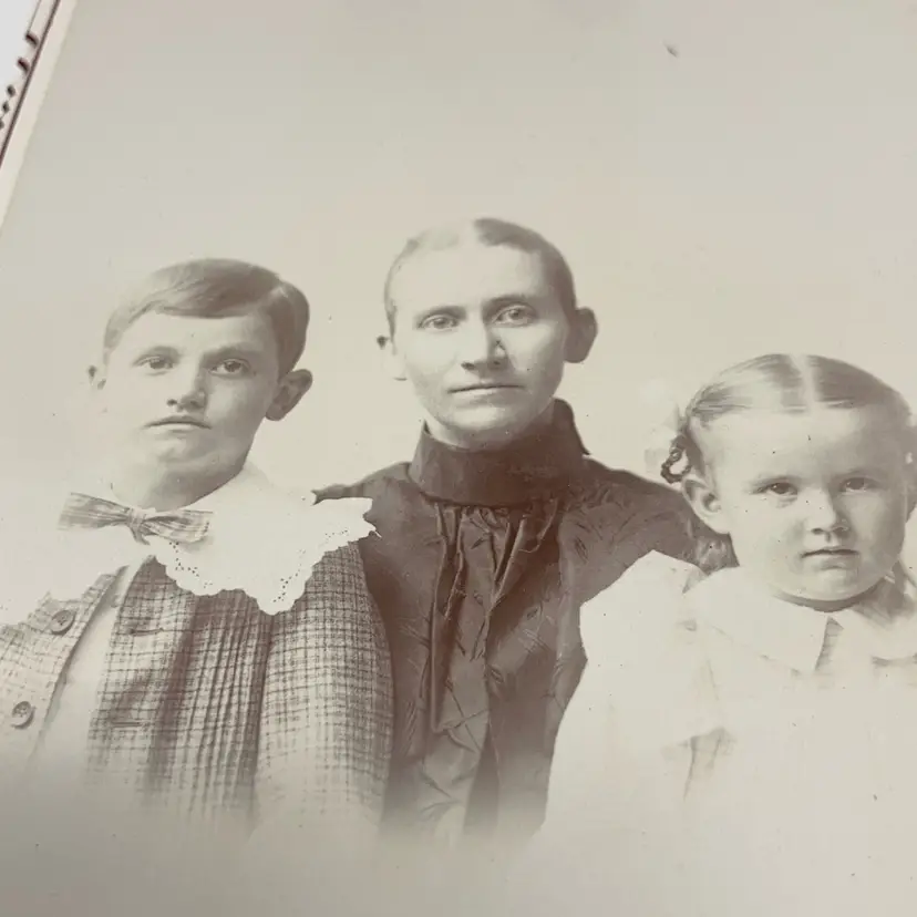 Antique Cabinet Card Photograph!