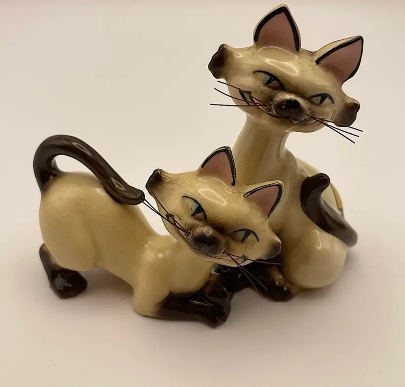 1950s Disney SI and AM Salt & Pepper Shakers Siamese Cat Lady Tramp Japan Set, Original Wire Whiskers (Crazing due to age)
