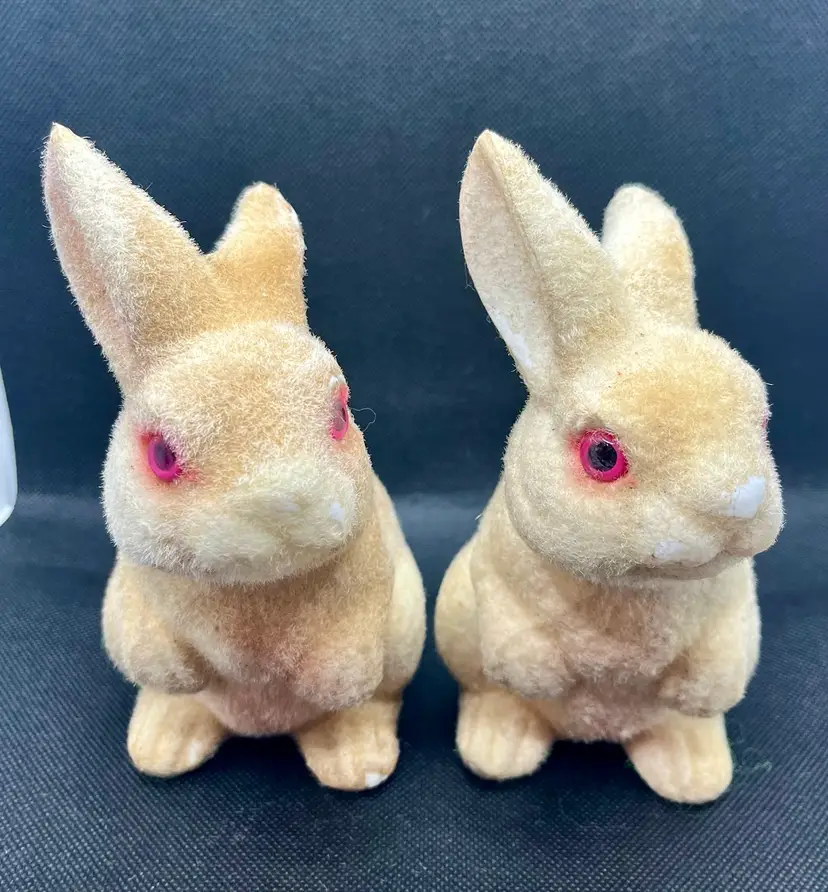 Vintage pair of 2 flocked plastic bunny rabbit banks pink eyes , piggy bank