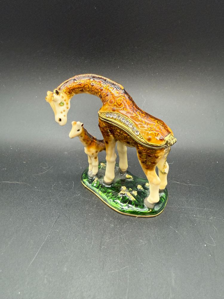 Vintage Giraffe Mom and Baby Trinket Box