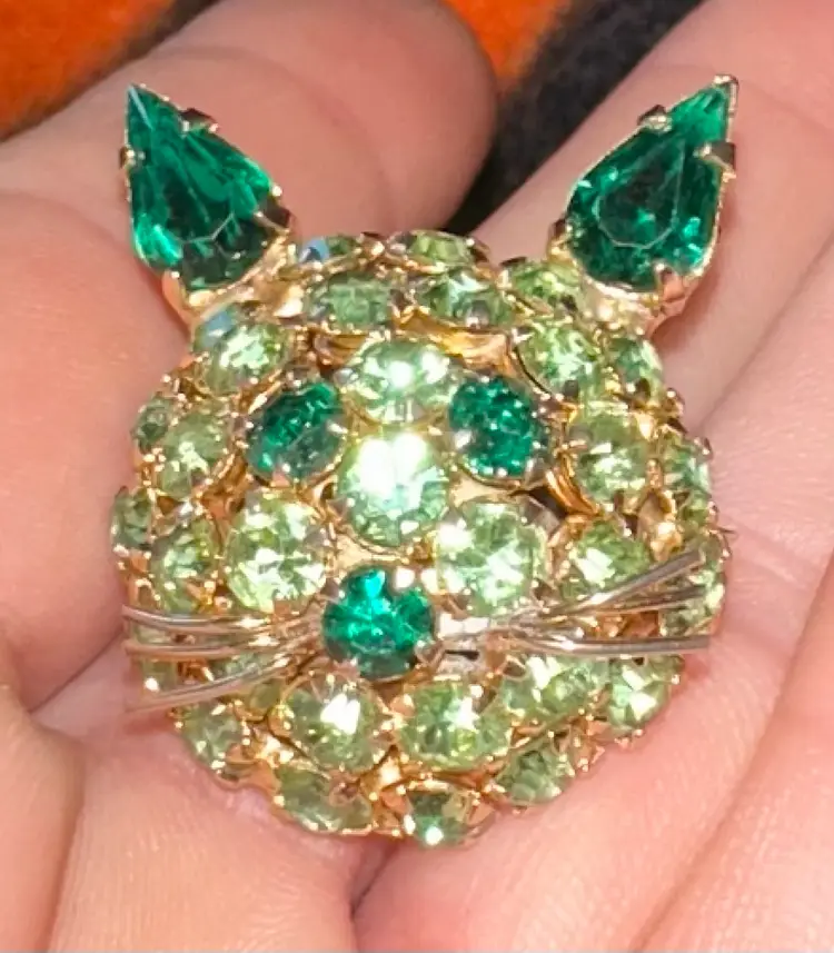 Warner AB Rhinestone Gold Tone Cat Face Brooch Pin Vintage