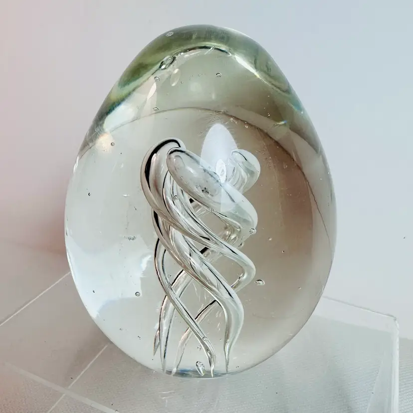 Clear Glass Controlled Twist Bubbles Egg-shaped Paperweight