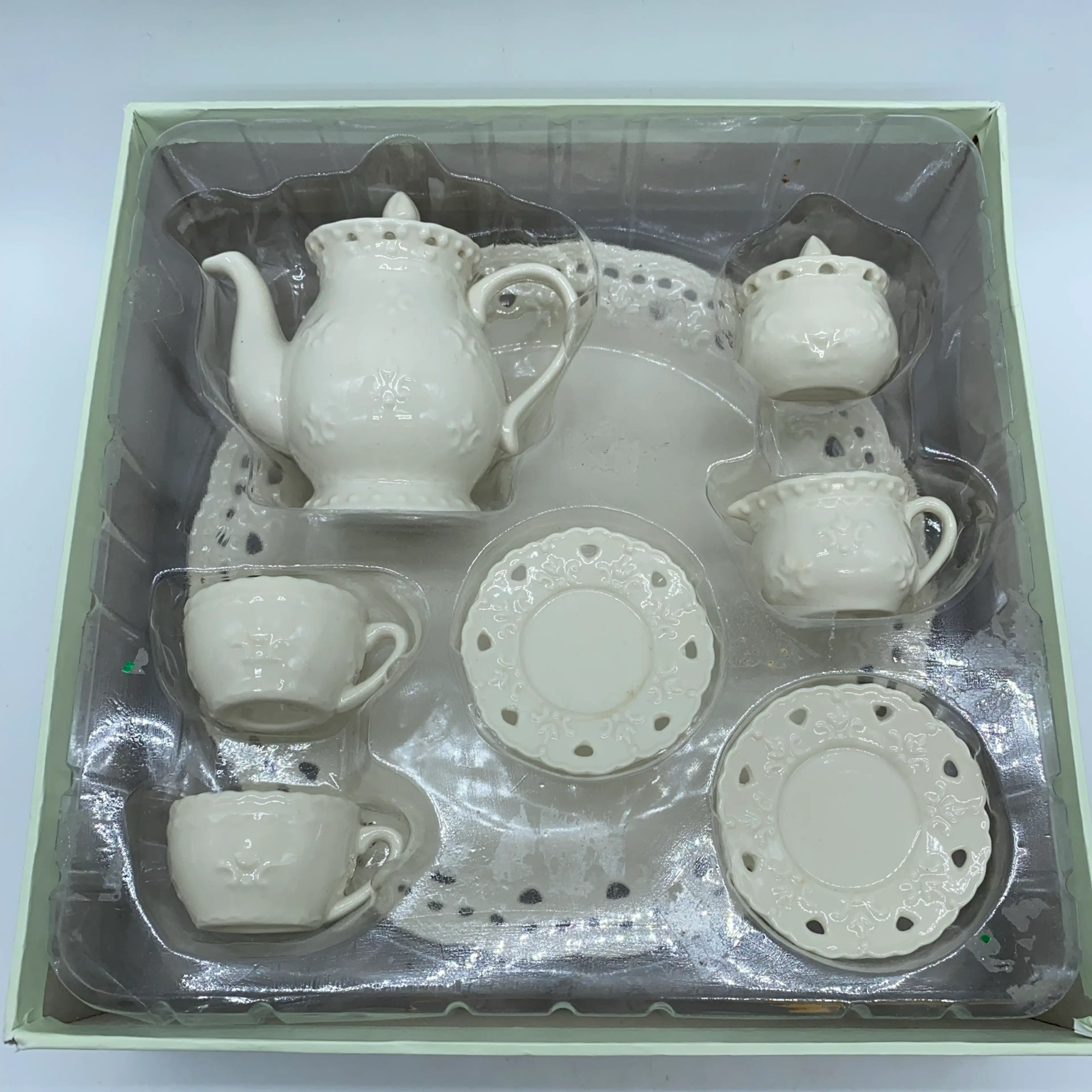 Image 2 of 6