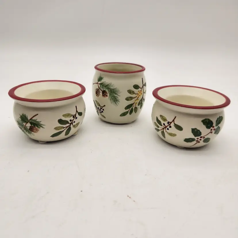 Holiday Votive/Tea Light Holder Mistletoe Holly Pine Cones Festive Foliage