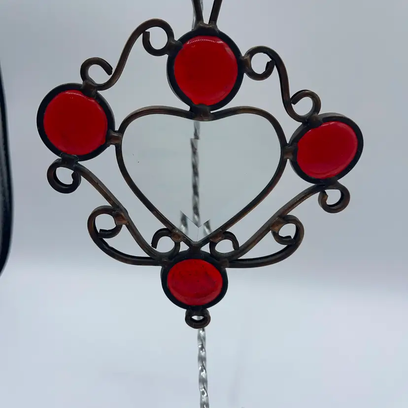 14-heart And White Stained Glass Sun Catcher Red And White 5 1/2 Inches