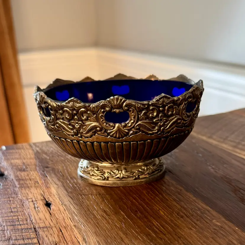 🎀🌹 Vtg Godinger Silver-Plated Pedestal Bowl w/ Blue Glass Insert