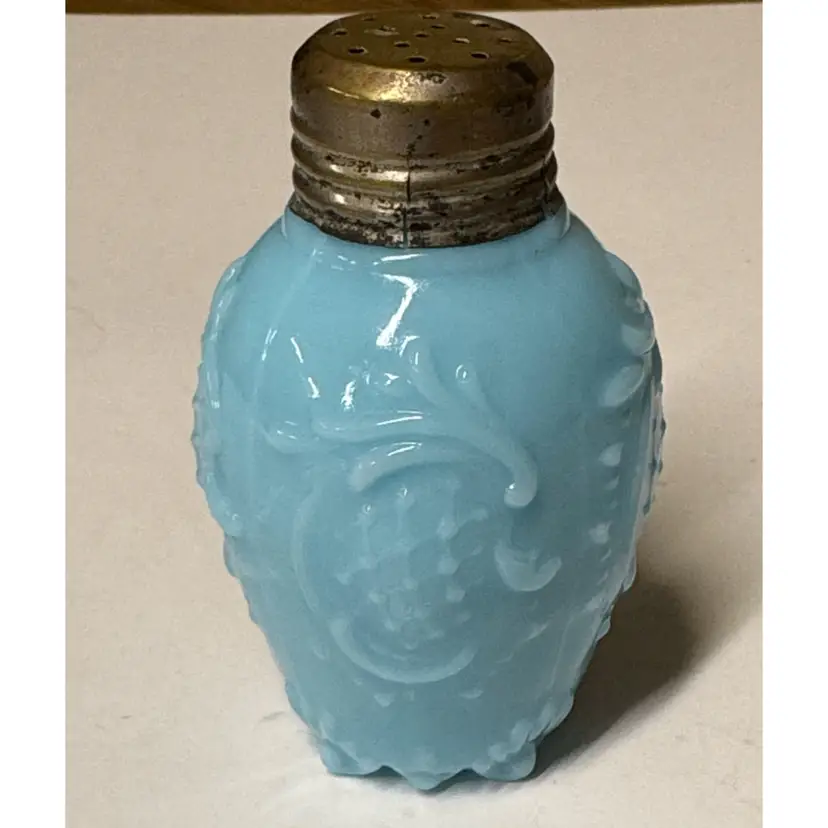 EAPG robin's egg blue or turquoise opaque milk glass shaker hatpin holder 3.5”