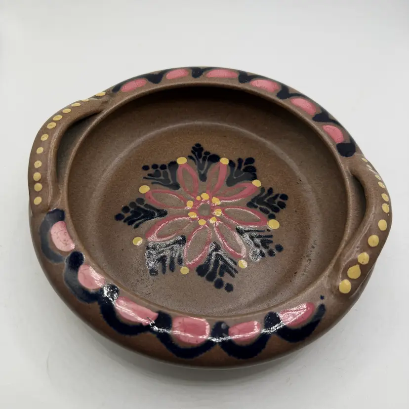 Antique 1920s Carl Gebauer German Art Pottery Slip-Decorated Low Bowl (Mold 29A)