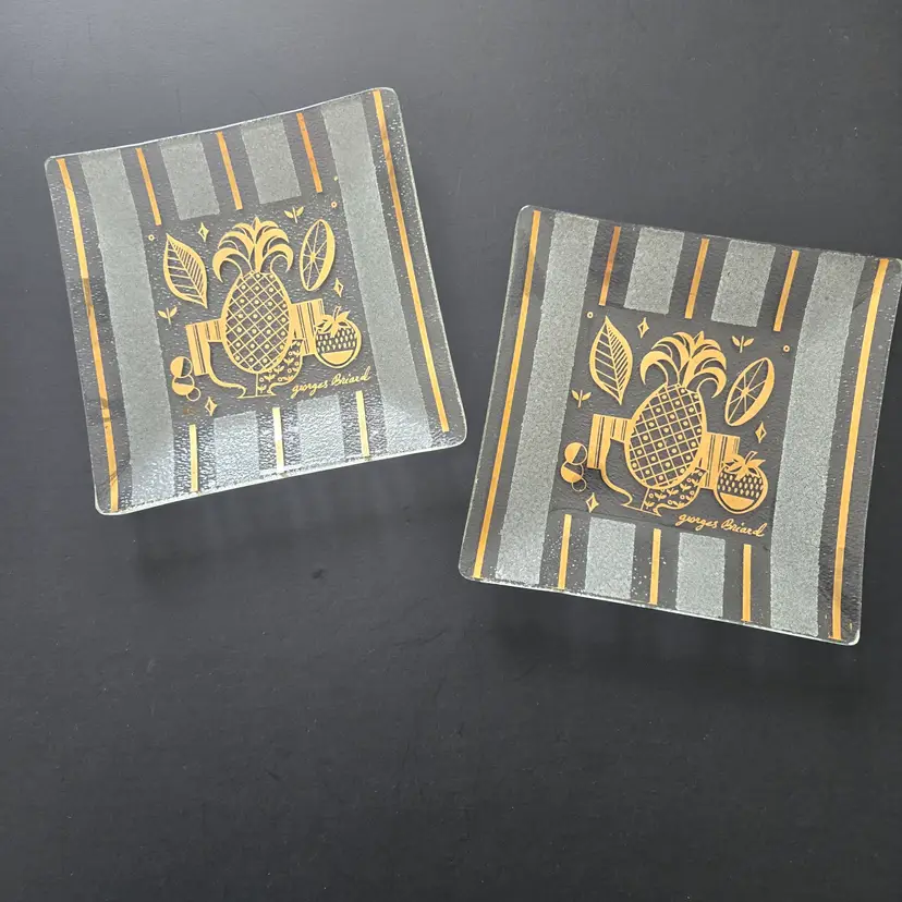 2 Georges Briard Textured Frosted Glass Gold Pineapple barware plates 6"sq READ