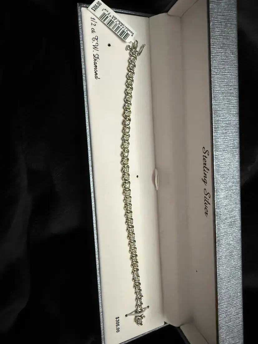 Elegant Sterling Silver Diamond 1/2CW Bracelet