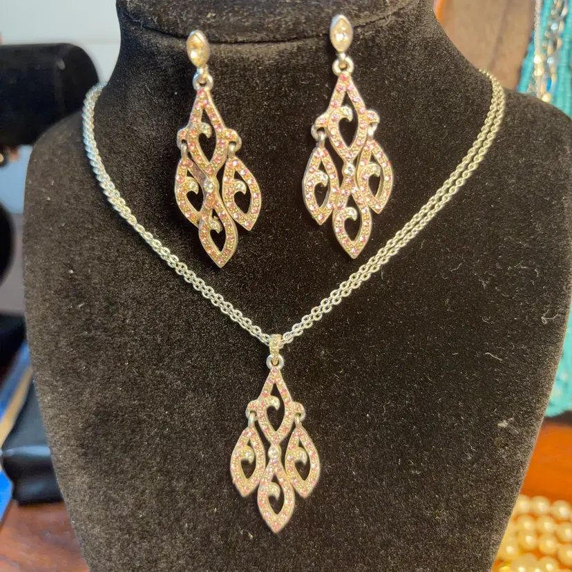 Hechts 1928 Pink Crystal An Silver tone Necklace Earring Set Original Box