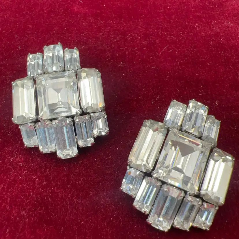 Vintage Clear Baguette & Emerald Cut Rhinestone Earrings 1.25”