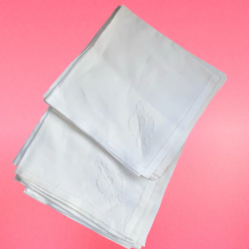 10 Piece Vintage “P” Initial Cloth Napkin Set