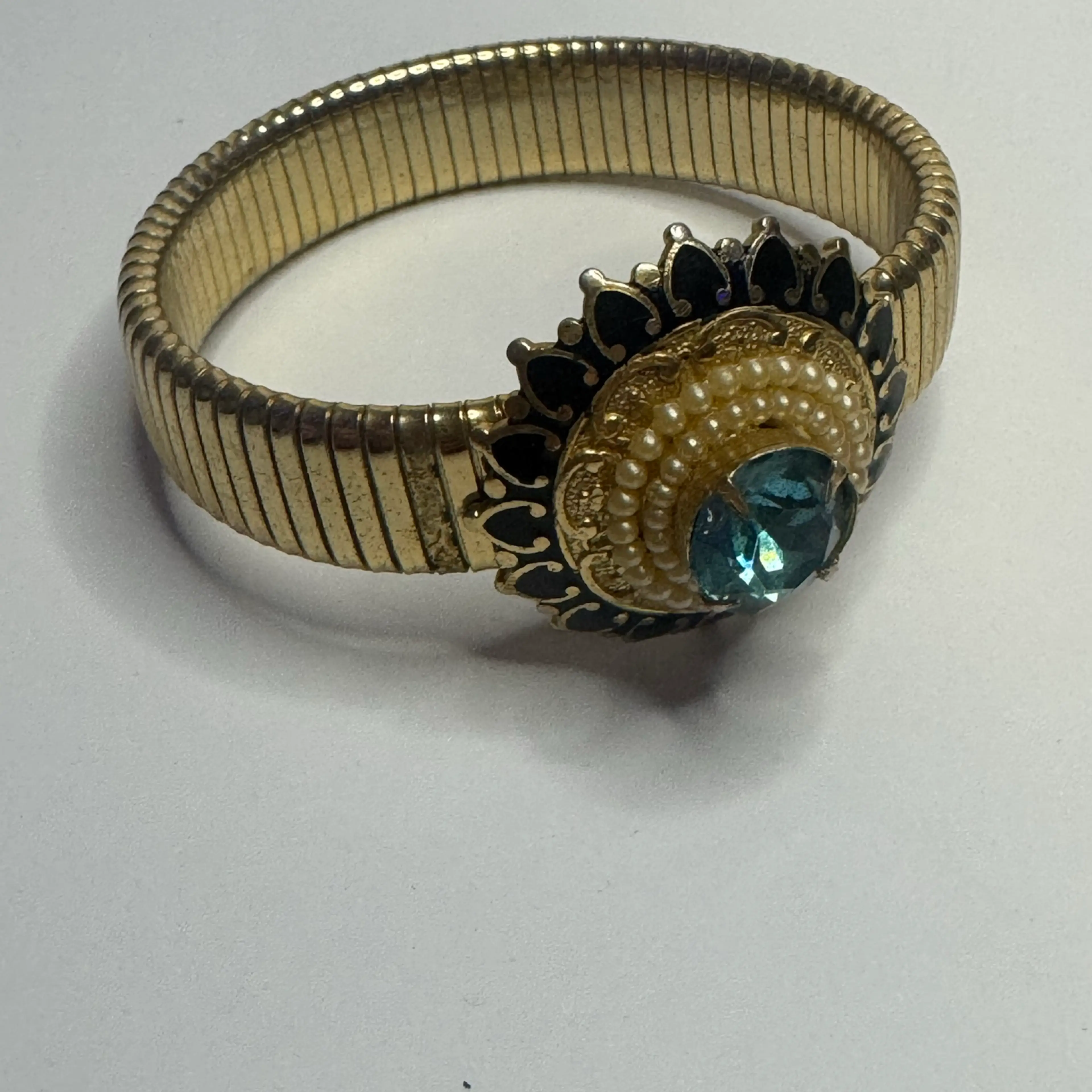 Image 4 of 6