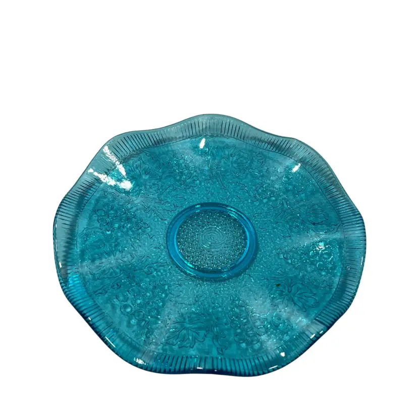 *(read) 🍇 Blue Glass Ruffled Edge Plate w Grapes Glows | 6.5”