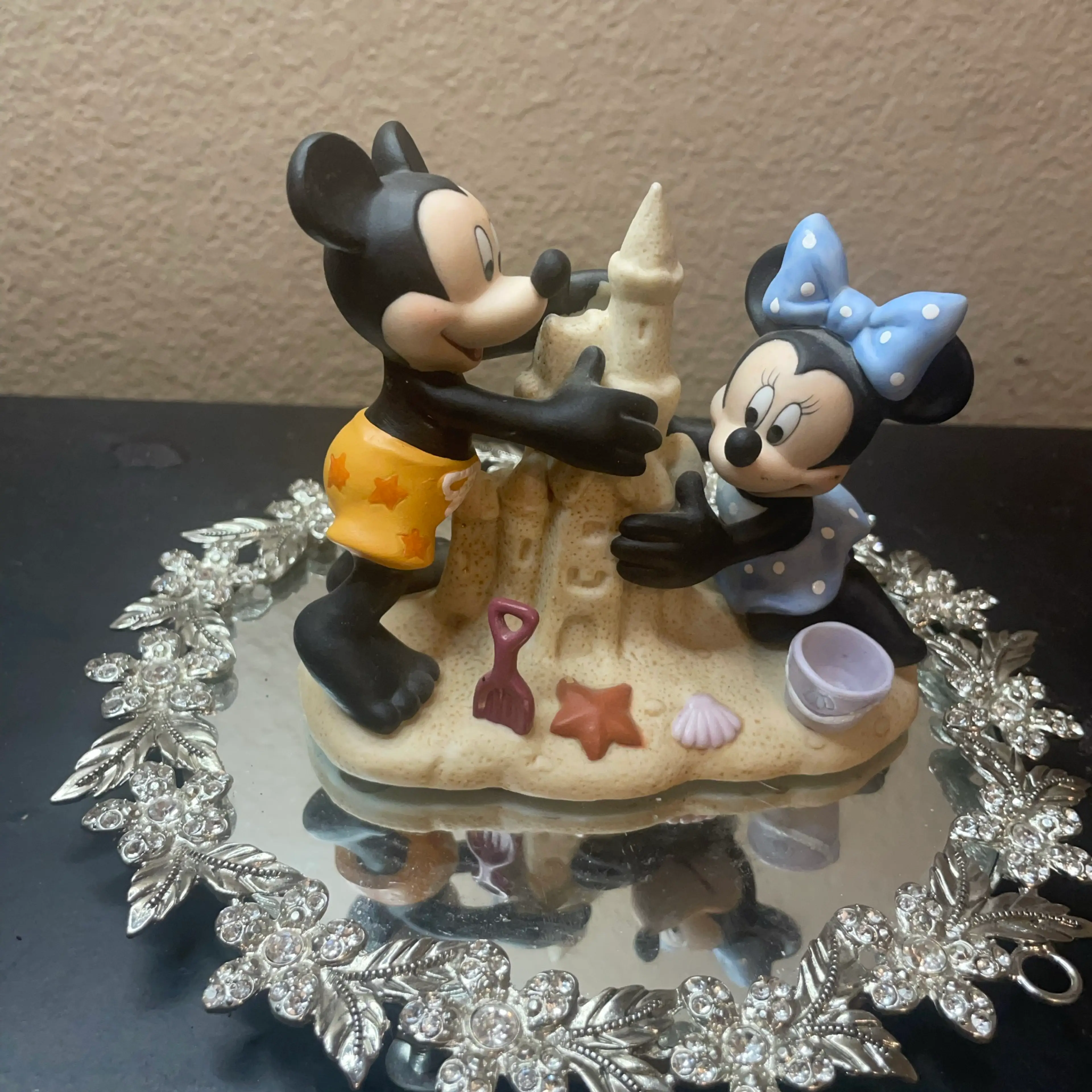 Image 4 of 6
