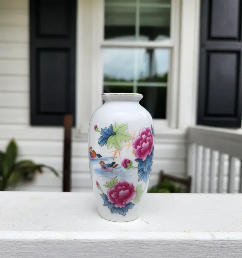 Bud Vase Porcelain With Flowers and Ducks 4"