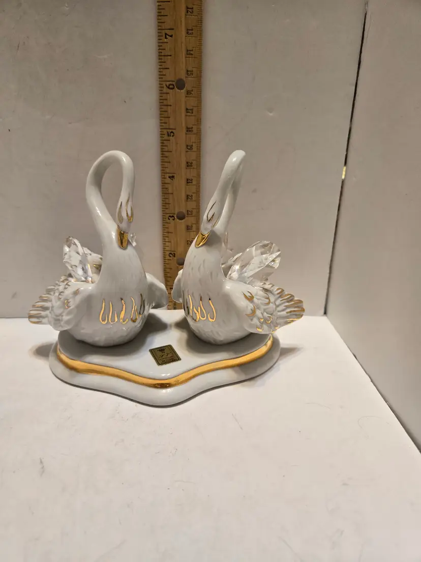 Italian Porcelain Twin Swans Figurine – White & Gold with Crystal Wings, JZ Made in Italy