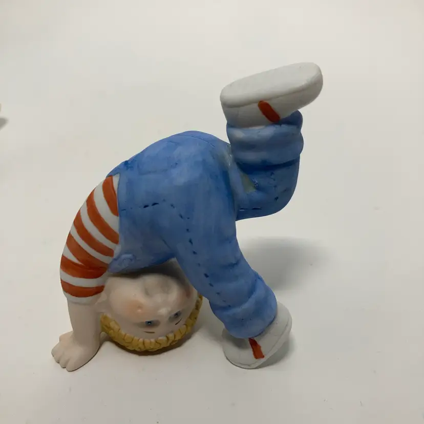 1984 Cabbage Patch Kids Porcelain Figurine! 2 3/4” Tall! READ!