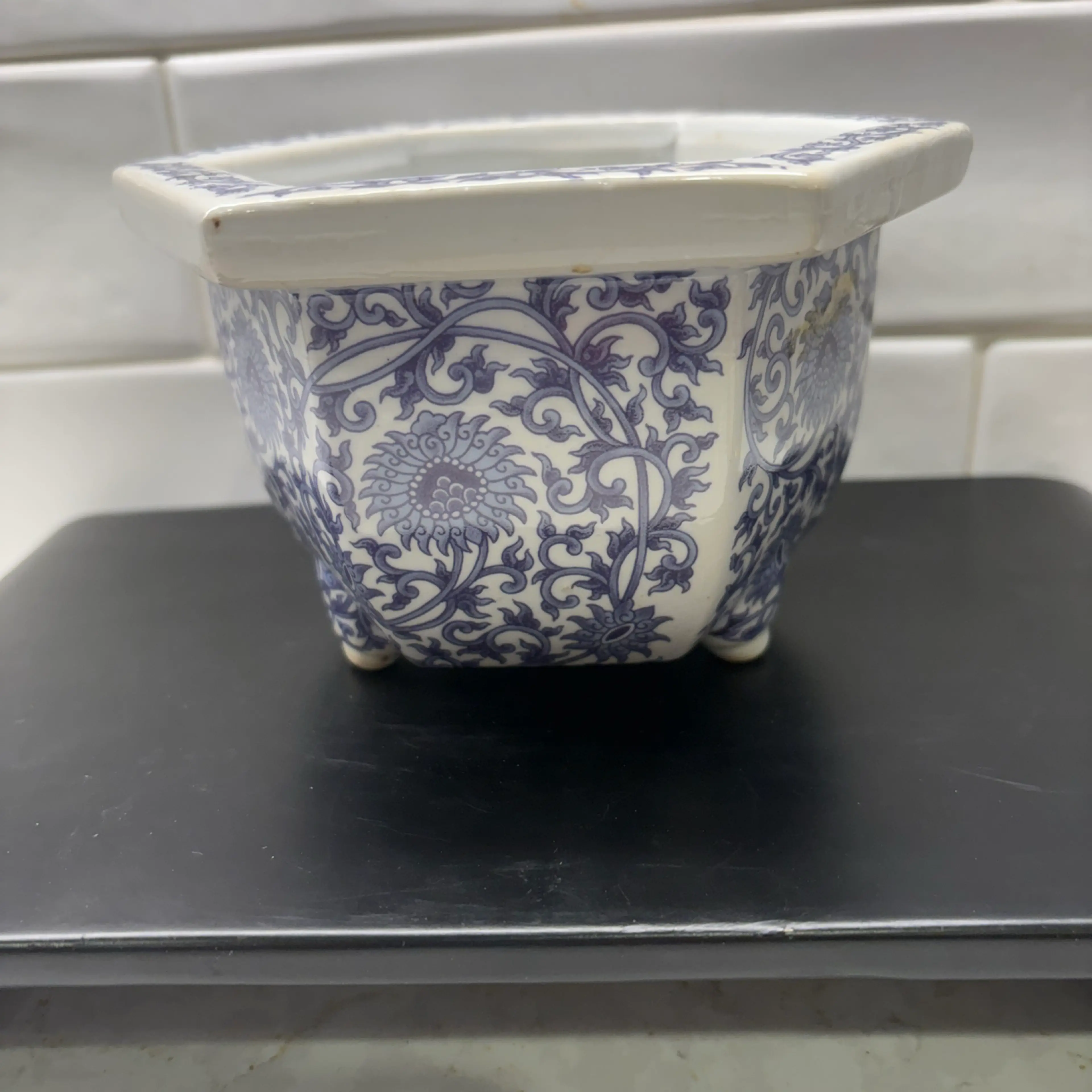 Image 1 of 6