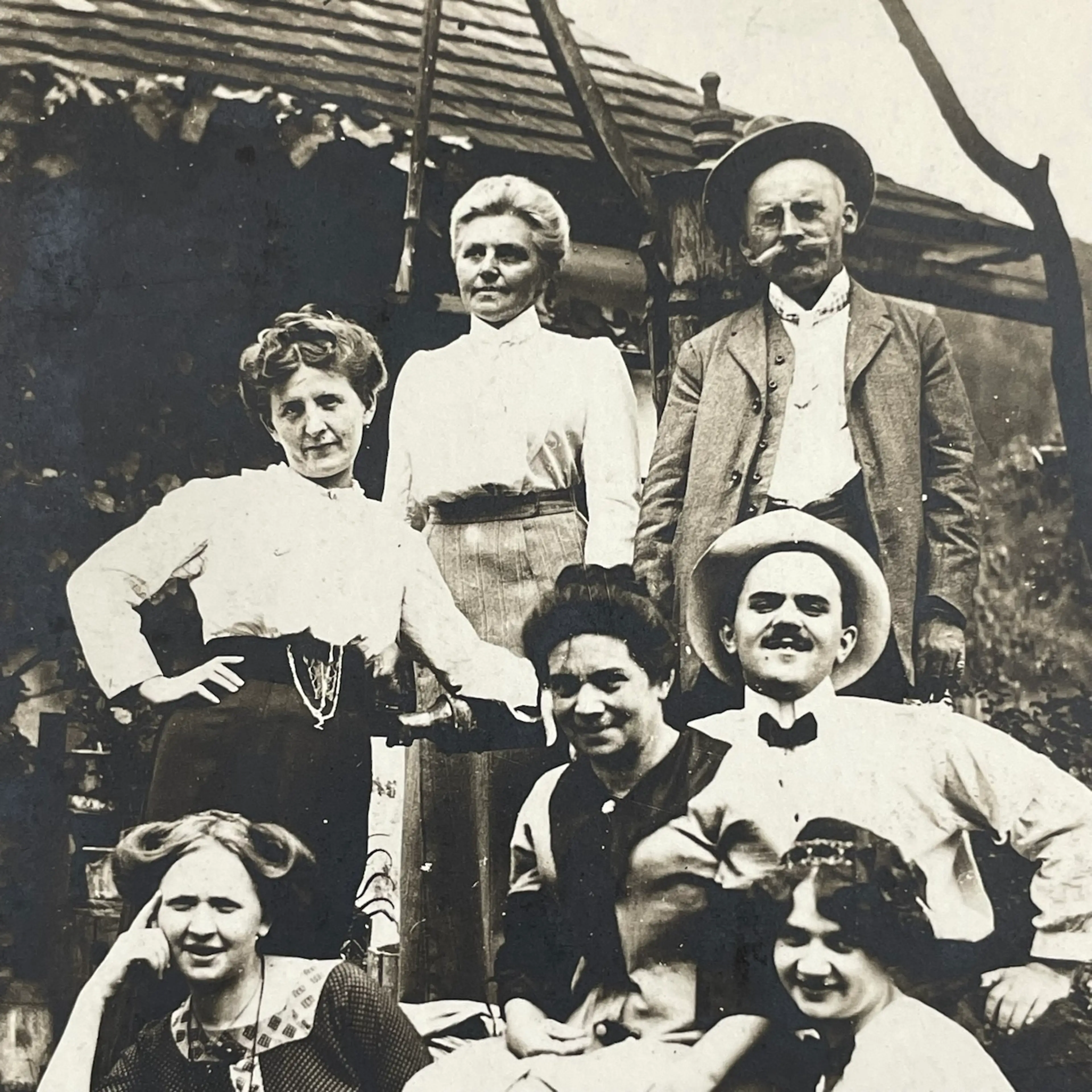 Image 4 of 8