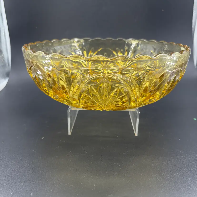 Vintage Amber Anchor Hocking Serving Bowl Medallion Pattern