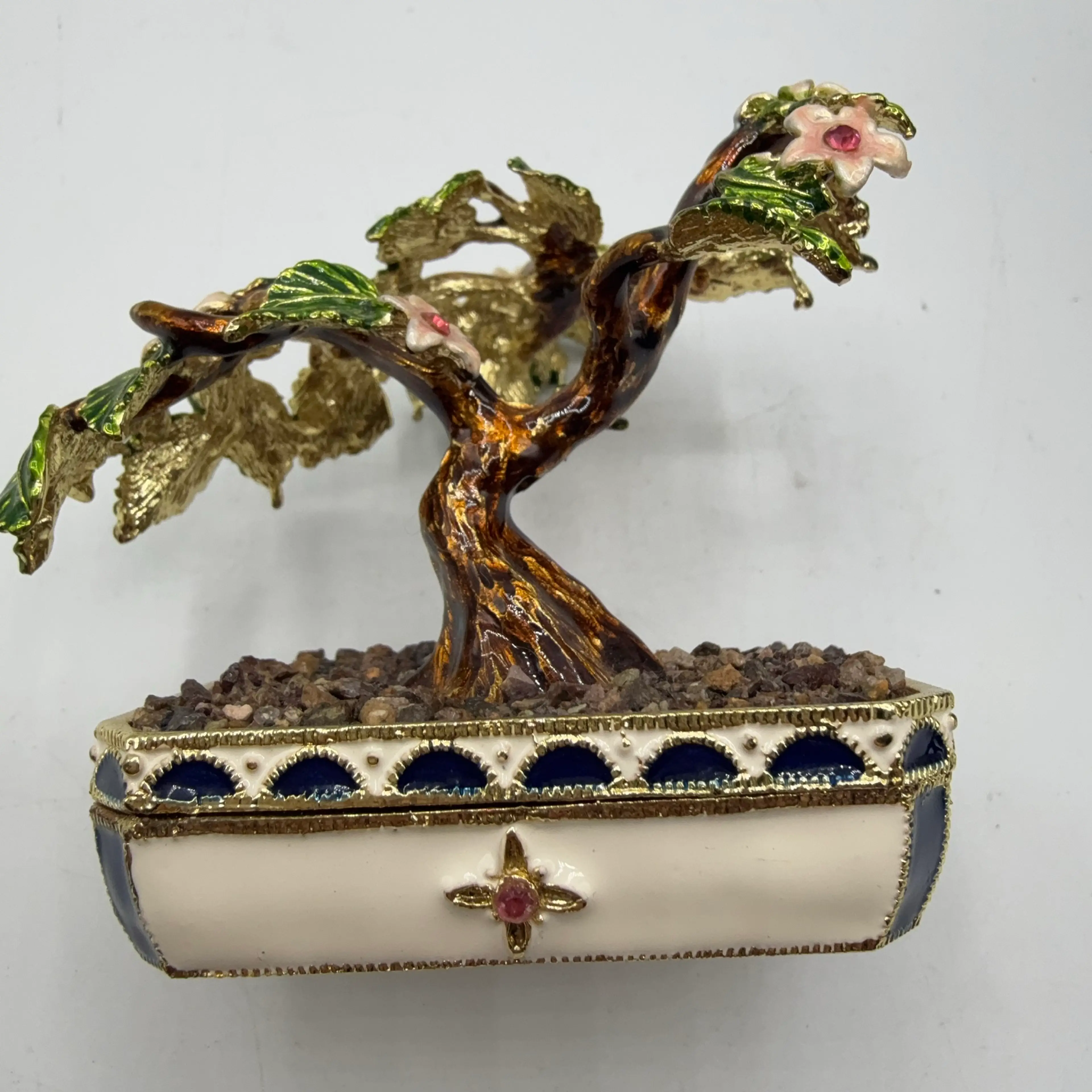 Image 2 of 5