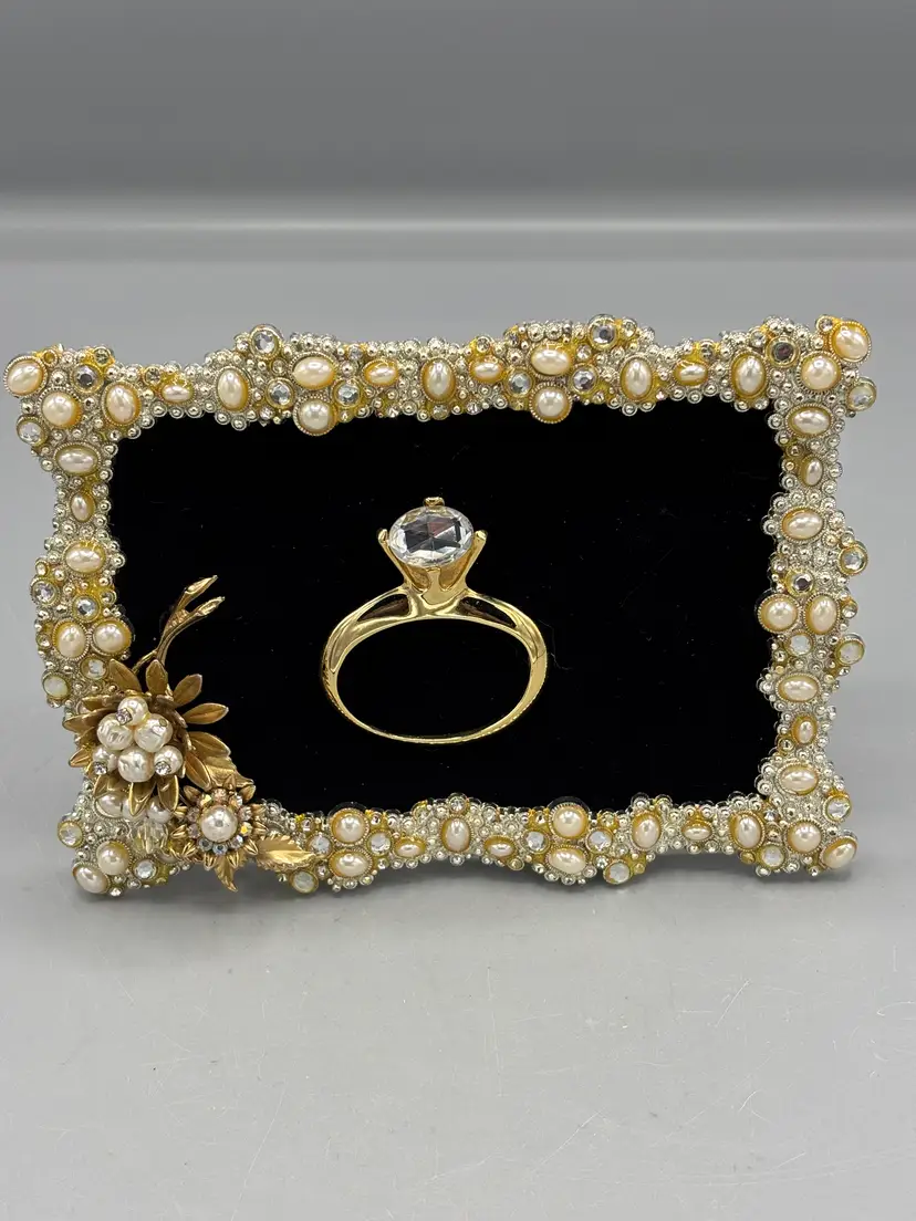 Bejeweled frame with ring